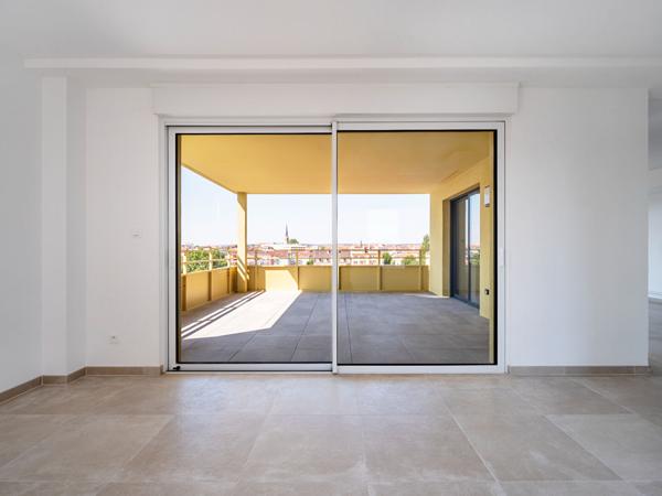A VENDRE ! Appartement T5 avec terrasse en attique