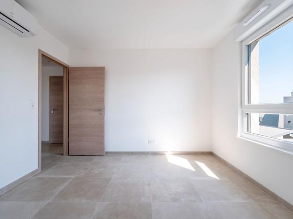 A VENDRE ! Appartement T5 avec terrasse en attique
