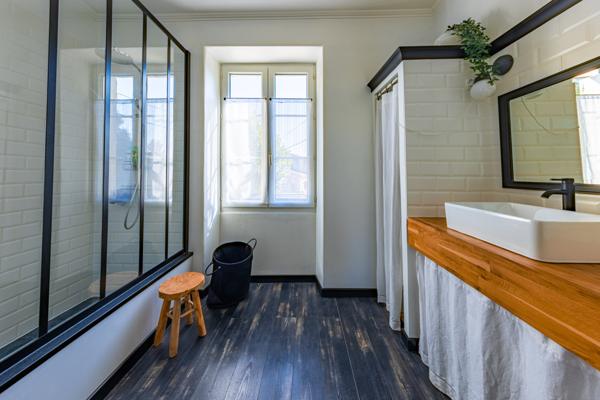 Sommières (30250) Demeure atypique : ancienne gare rénovée 136 m² sur 2 177 m² de terrain entre Sommiéres, Nimes et Quissac