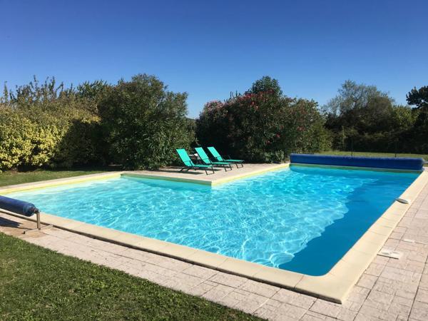 Maison familiale avec piscine et grange indépendante