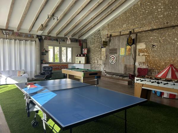 Maison familiale avec piscine et grange indépendante