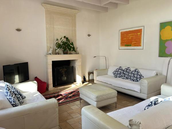 Maison familiale avec piscine et grange indépendante