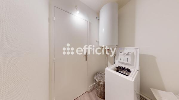 Appartement
         2 pièces
        - 50 m² 225 000 € *