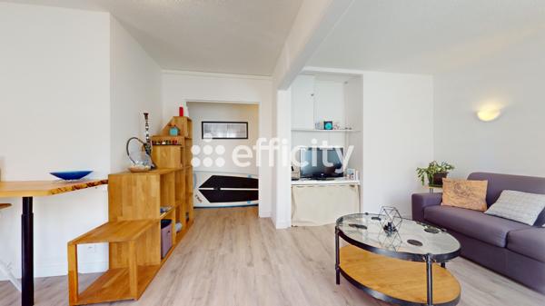 Appartement
         2 pièces
        - 50 m² 225 000 € *