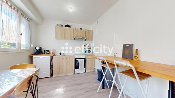 Appartement
         2 pièces
        - 50 m² 225 000 € *