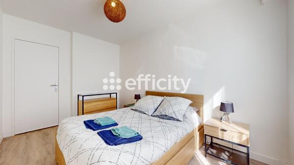 Appartement
         2 pièces
        - 50 m² 225 000 € *