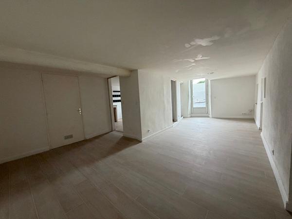 APPARTEMENT T1 - REZ-DE-CHAUSSEE - PARKING GRATUIT JUSTE A COTE