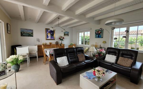 Maison à vendre    5 pièces •  La Flotte