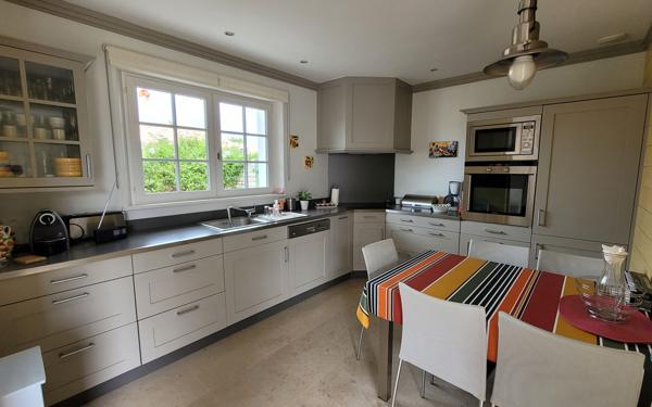 Maison à vendre    5 pièces •  La Flotte