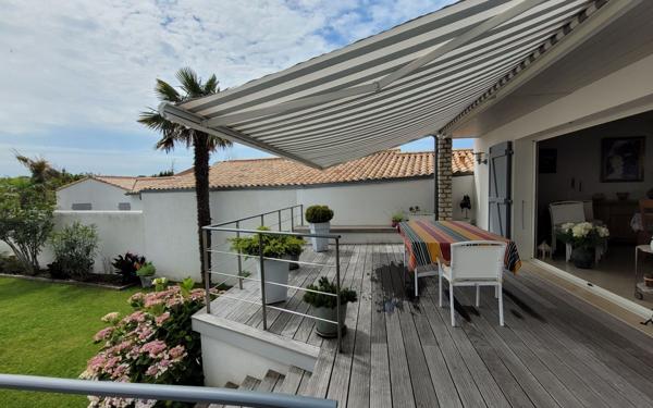 Maison à vendre    5 pièces •  La Flotte