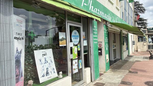 Local commercial composé d'une pharmacie en location