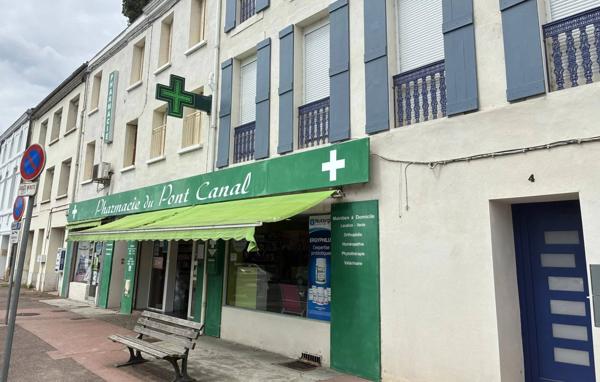 Local commercial composé d'une pharmacie en location