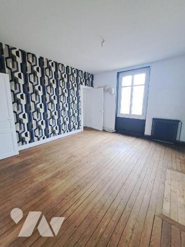 LE MANS HYPER CENTRE - BANQUE DE FRANCE - JACOBINS
Dans immeuble Haussmannien, appartement au ...