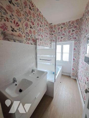 LE MANS HYPER CENTRE - BANQUE DE FRANCE - JACOBINS
Dans immeuble Haussmannien, appartement au ...