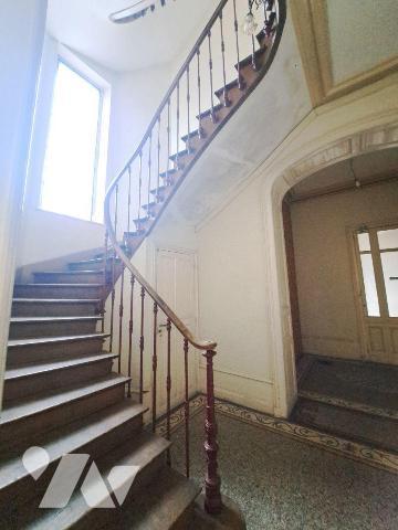 LE MANS HYPER CENTRE - BANQUE DE FRANCE - JACOBINS
Dans immeuble Haussmannien, appartement au ...