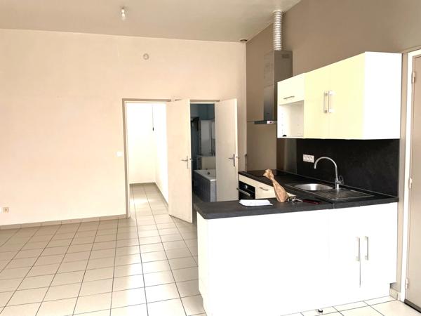Appartement à louer studio de 42 m2 avec coin chambre ROUBAIX