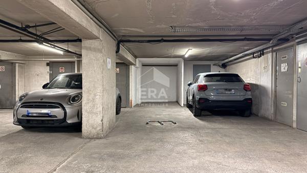 Grande place de parking 18m2