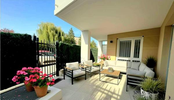 APPARTEMENT HAUT DE GAMME AVEC GRANDE TERRASSE PRIVEE