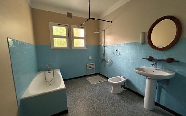 Maison à louer    6 pièces • 150 m2 Lescar