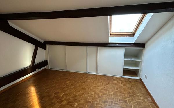 Maison à louer    6 pièces • 150 m2 Lescar