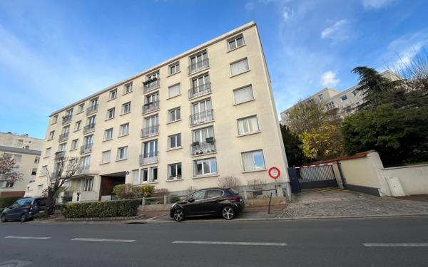 Stationnement à louer    Bry-sur-Marne