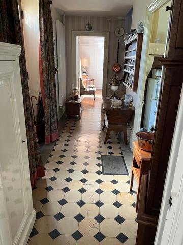 LIMAS (69) MAISON en pierres de caractère de 171 m2 avec des dépendances de 300 m2