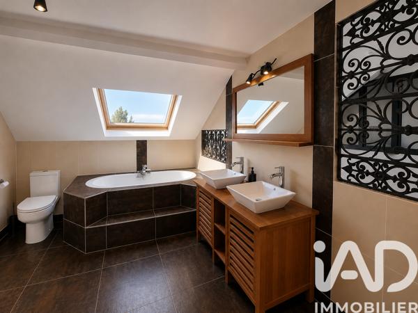 Maison à vendre 7 pièces 172,93 m² Moret-Loing-et-Orvanne