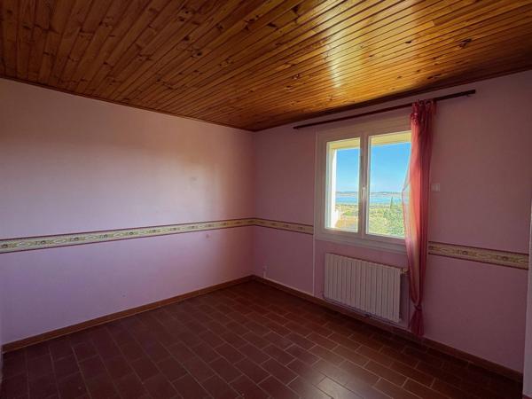Habitation T7 avec garages, piscine et jardin