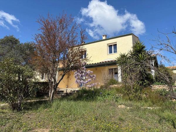 Habitation T7 avec garages, piscine et jardin