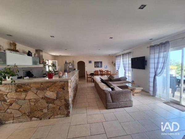 Maison à vendre 5 pièces 190 m² Le Cannet-des-Maures