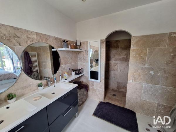 Maison à vendre 5 pièces 190 m² Le Cannet-des-Maures