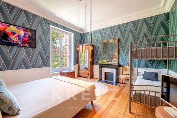 Château historique du XVIIᵉ, 600 m², parc 10 ha, piscine