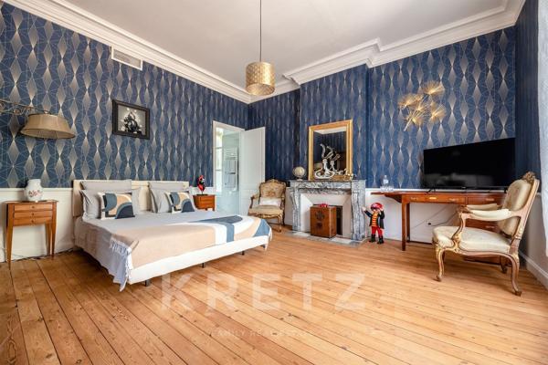 Château historique du XVIIᵉ, 600 m², parc 10 ha, piscine