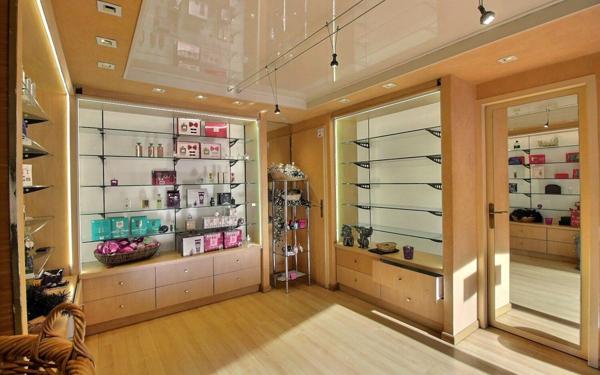 Immeuble à vendre    1 pièce •  Morestel