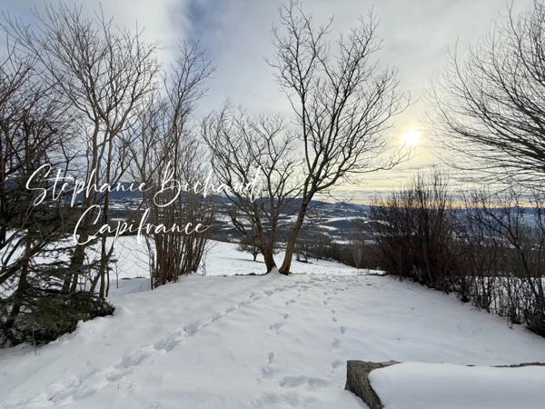 Appartement rez-de-jardin à vendre T2 jardin 255 m² LA ROCHETTE (05)