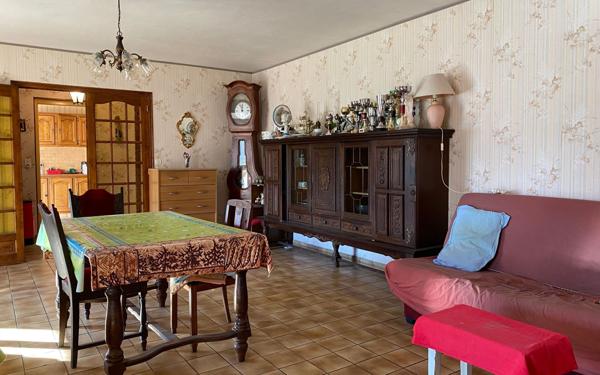 Maison à vendre    6 pièces •  Saint-Martin-de-Lenne