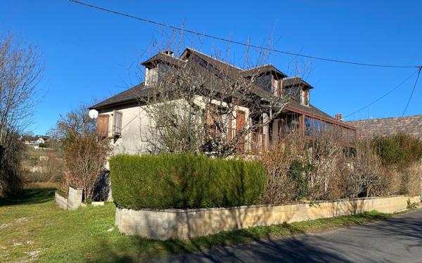 Maison à vendre    6 pièces •  Saint-Martin-de-Lenne