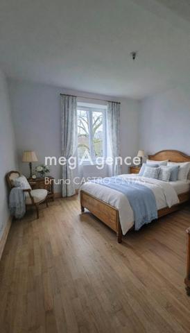 Maison à SENILLé-SAINT-SAUVEUR 86100, 86100 - 7 pièces 178m²