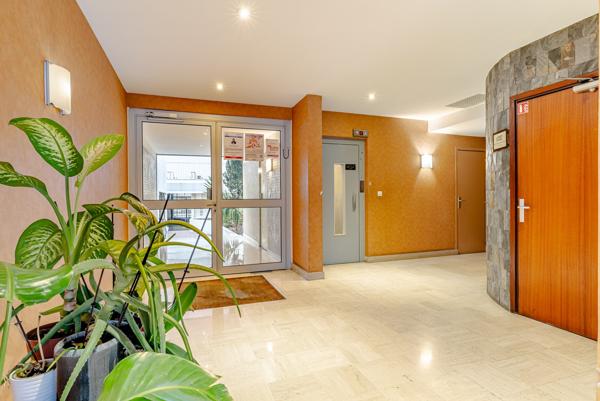 Bastille - Chemin Vert - Joli studio ensoleillé - 4ème étage avec ascenseur