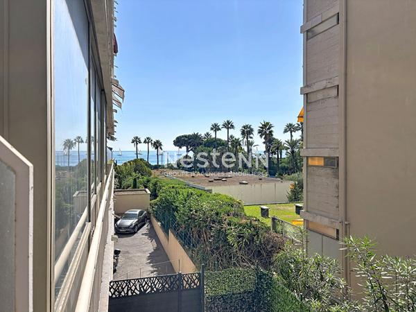 Cannes - Plage 1 min à pied - Studio 38 m² - Vue Mer - Parking collectif