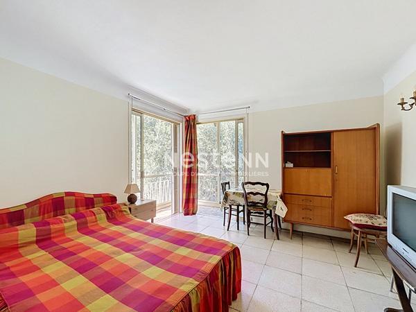 Cannes - Plage 1 min à pied - Studio 38 m² - Vue Mer - Parking collectif