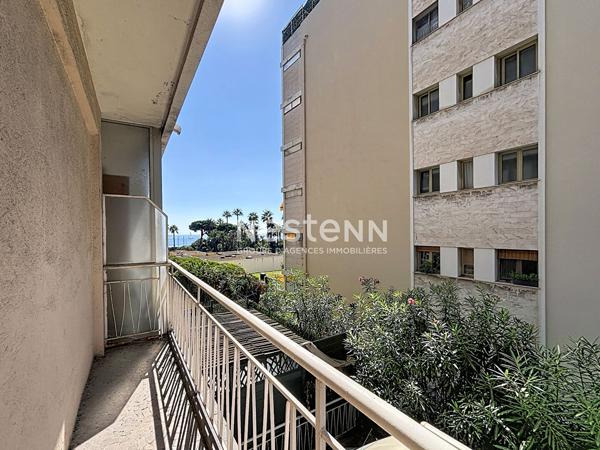 Cannes - Plage 1 min à pied - Studio 38 m² - Vue Mer - Parking collectif