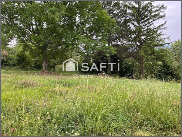 Rare sur le secteur : terrain constructible de 800m2, viabilisé avec C.O.S de 30%