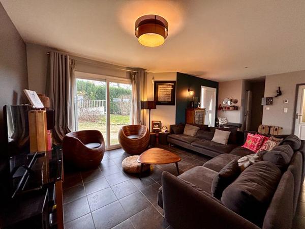 A vendre, maison de plain-pied avec une superbe vue, à COURSAC 24430