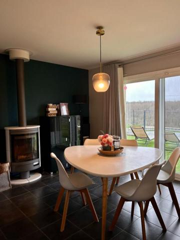 A vendre, maison de plain-pied avec une superbe vue, à COURSAC 24430