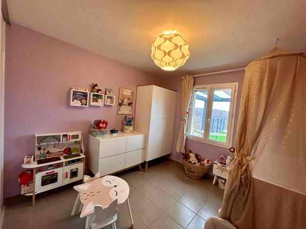 A vendre, maison de plain-pied avec une superbe vue, à COURSAC 24430