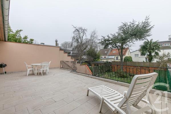 Maison à vendre  7 pièces - 92,29 m2 ST MAUR DES FOSSES - 94