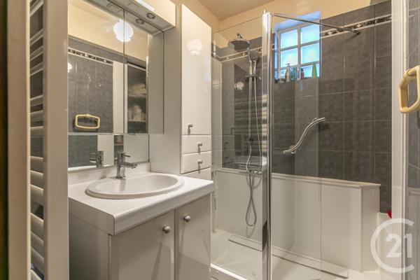 Maison à vendre  7 pièces - 92,29 m2 ST MAUR DES FOSSES - 94