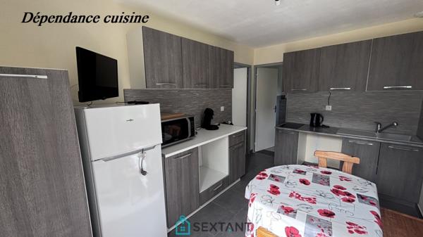Pavillon familial de 140 m² avec dépendance aménagée, sous-sol complet et grand terrain de 1 000 m²