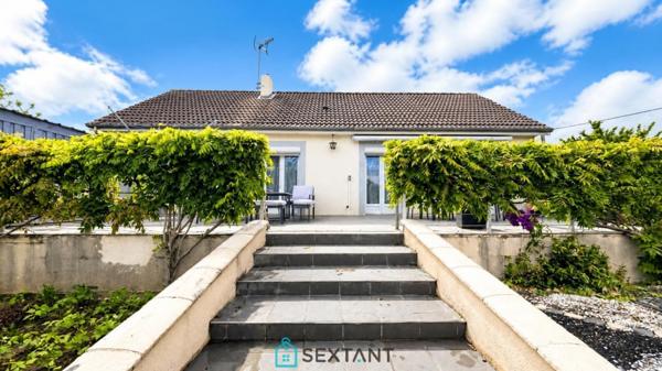 Pavillon familial de 140 m² avec dépendance aménagée, sous-sol complet et grand terrain de 1 000 m²